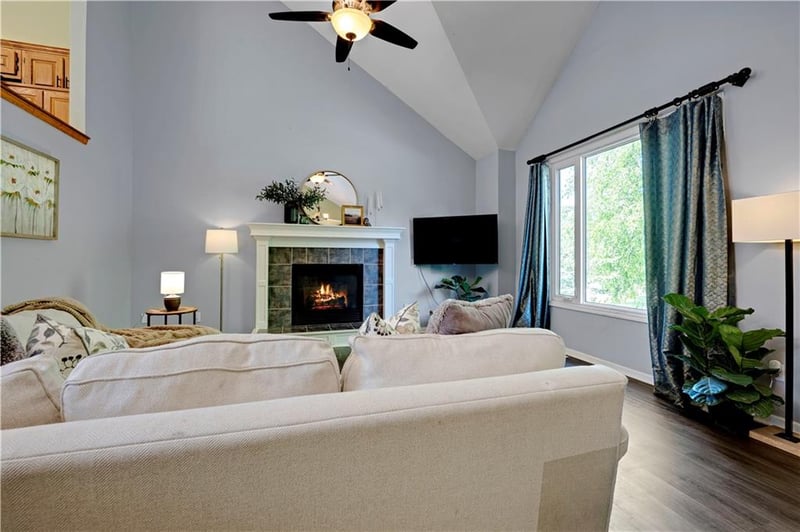 15655 Apache St, Olathe, KS 66062