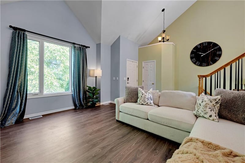 15655 Apache St, Olathe, KS 66062