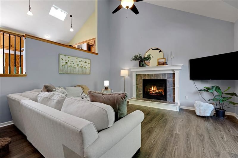 15655 Apache St, Olathe, KS 66062
