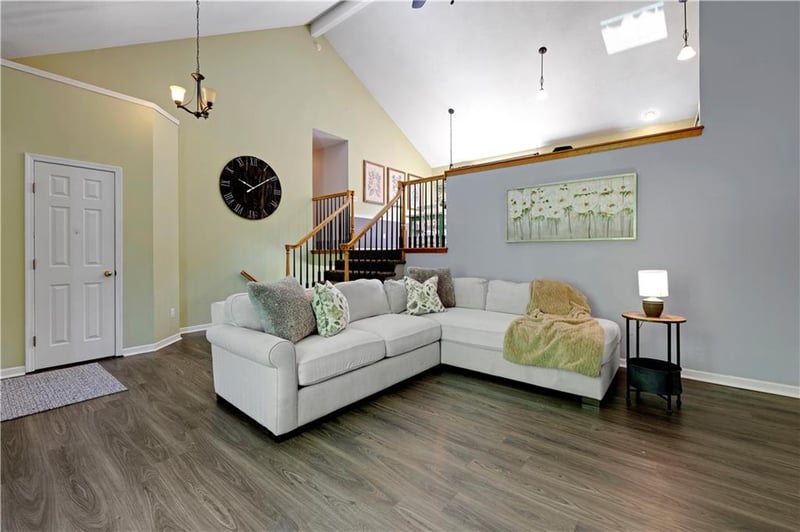 15655 Apache St, Olathe, KS 66062