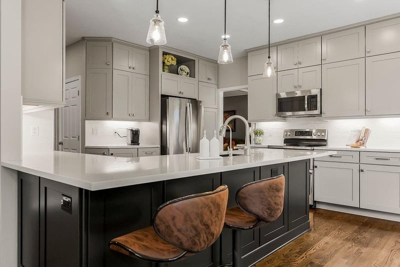 8409 W 154th St, Overland Park, KS 66223