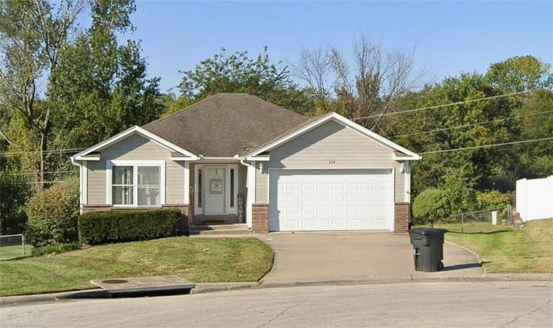 114 Shady Ln, Warrensburg, MO 64093