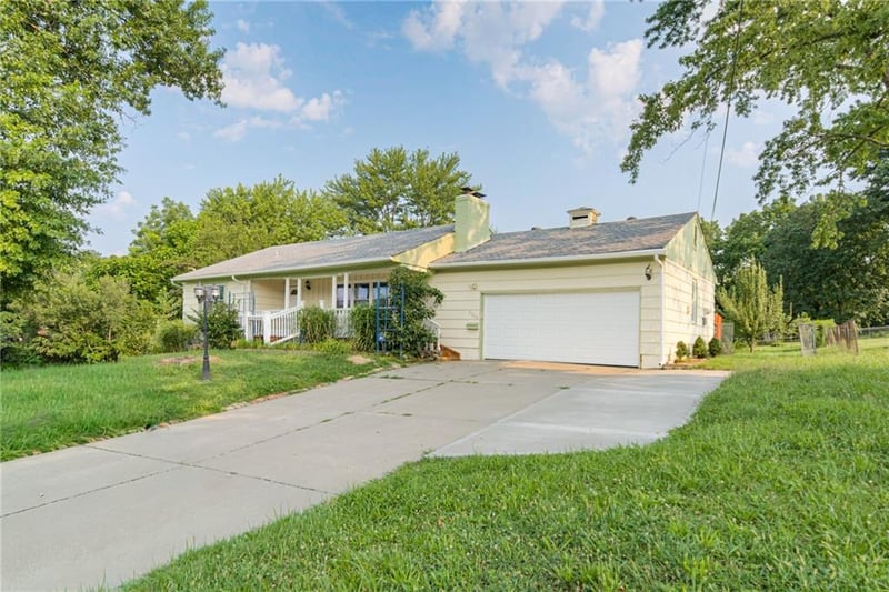 9200 87th St, Raytown, MO 64138