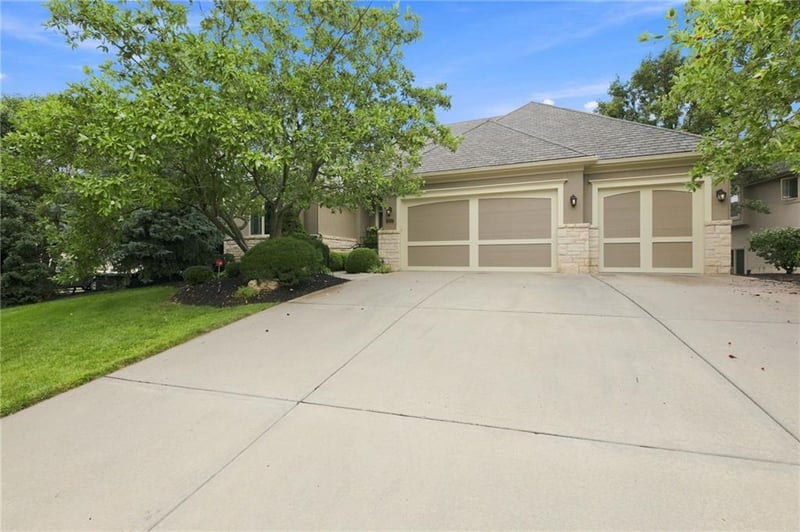 13117 Reeds Rd, Overland Park, KS 66209