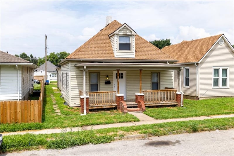 225 Valley St, St Joseph, MO 64504