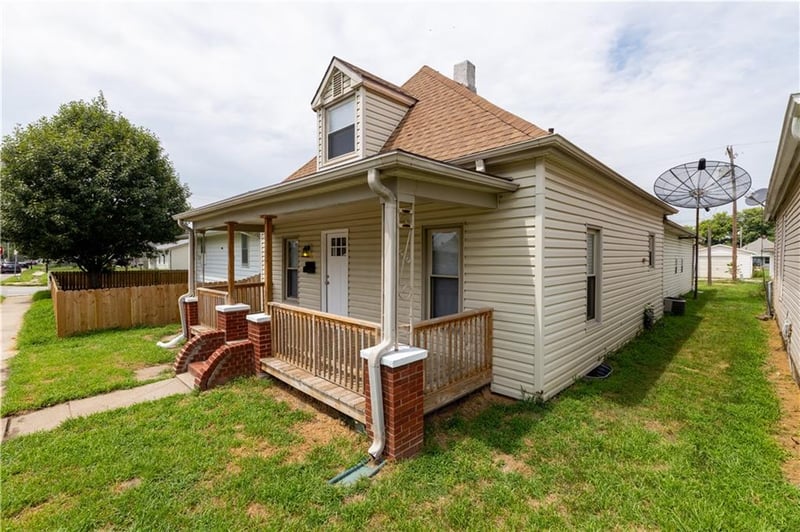 225 Valley St, St Joseph, MO 64504