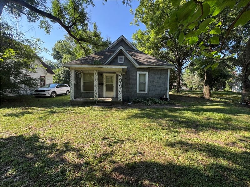 616 25th St, Pittsburg, KS 66762