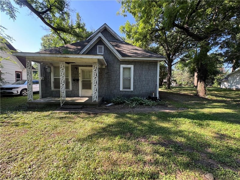 616 25th St, Pittsburg, KS 66762