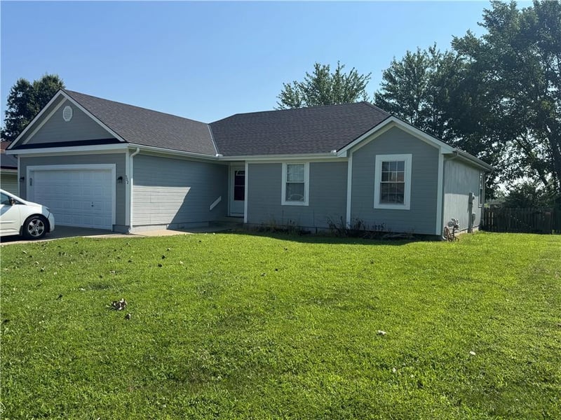 502 Birch St, Peculiar, MO 64078