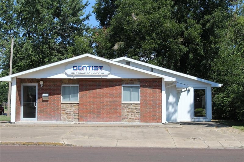 423 Washington Ave, Iola, KS 66749
