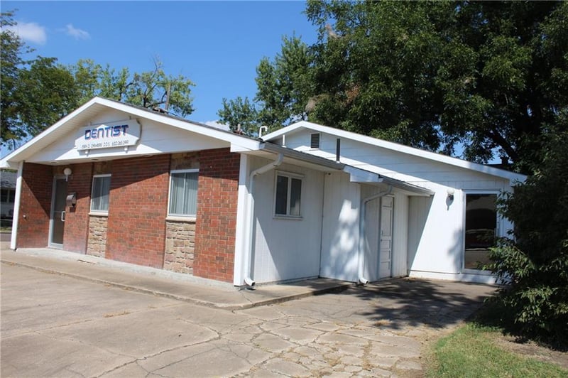 423 Washington Ave, Iola, KS 66749