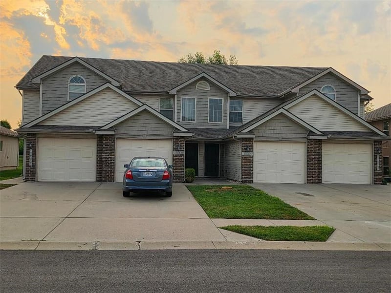 12325-12327-12335-12337 Fox Creek Dr, Platte City, MO 64079