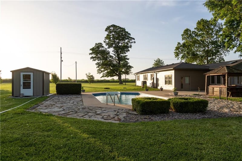 38210 Osawatomie Rd, Osawatomie, KS 66064