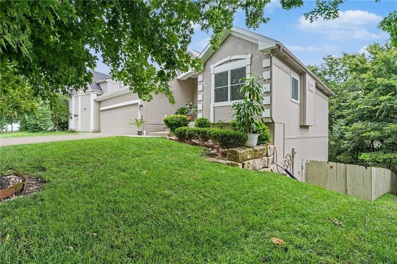 5821 Bedford Ave, Kansas City, MO 64151