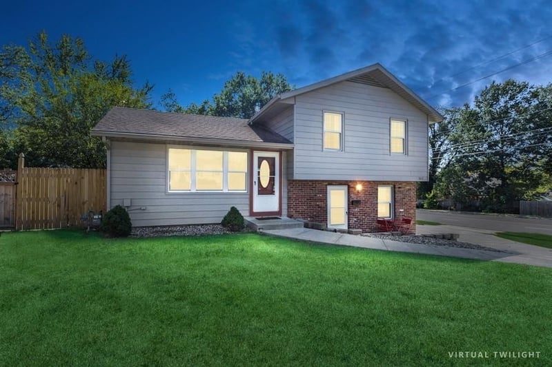 8617 92nd St, Overland Park, KS 66212