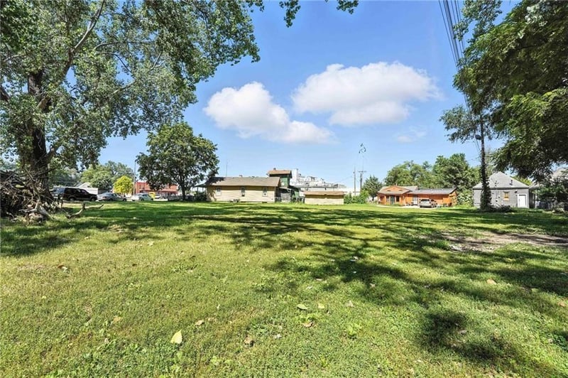 619 9th St, Kansas City, KS 66105