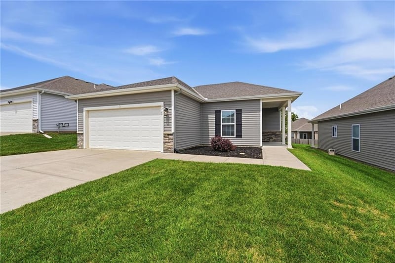7720 NW 123rd Ter, Kansas City, MO 64163