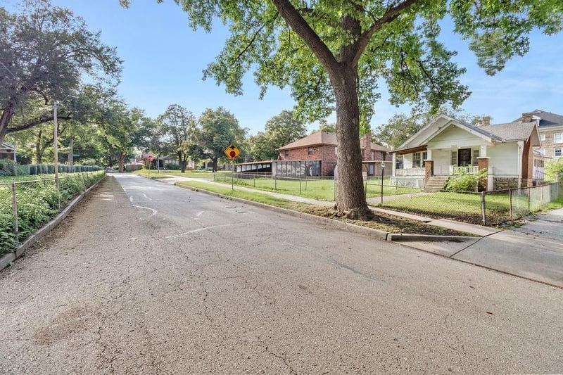 3908 Norledge Ave, Kansas City, MO 64123