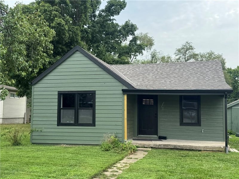 168 North St, Peculiar, MO 64078