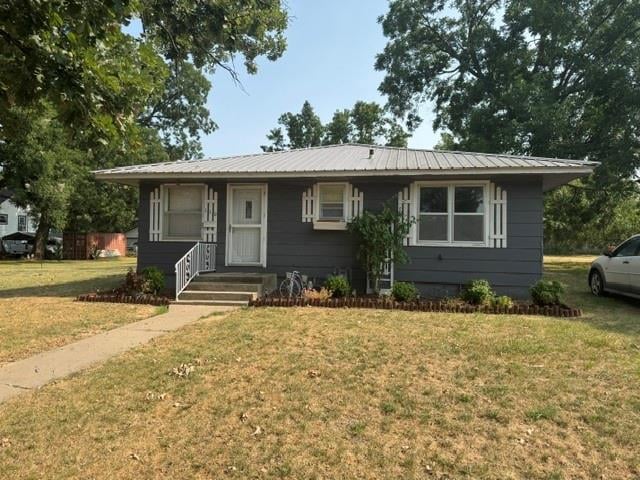 110 Church St, Caney, KS 67333