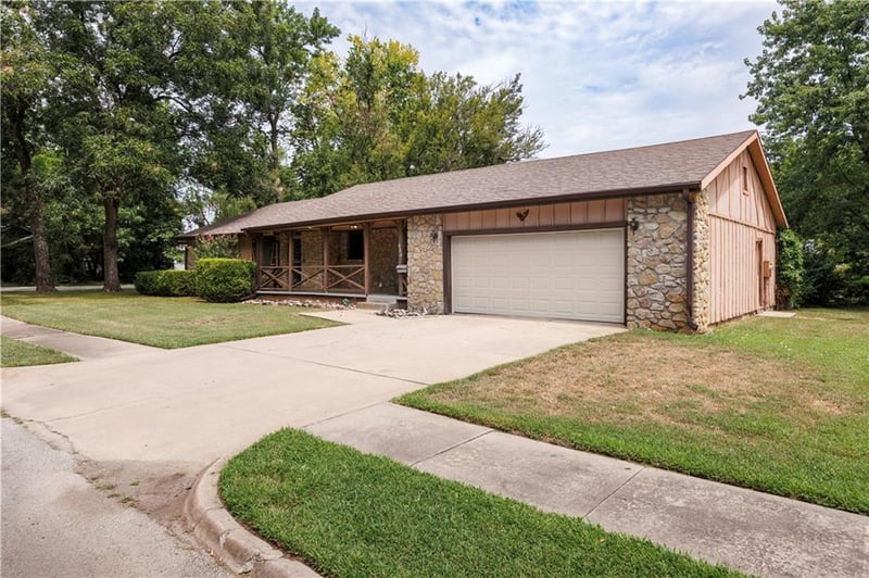 624 15th St, Independence, KS 67301