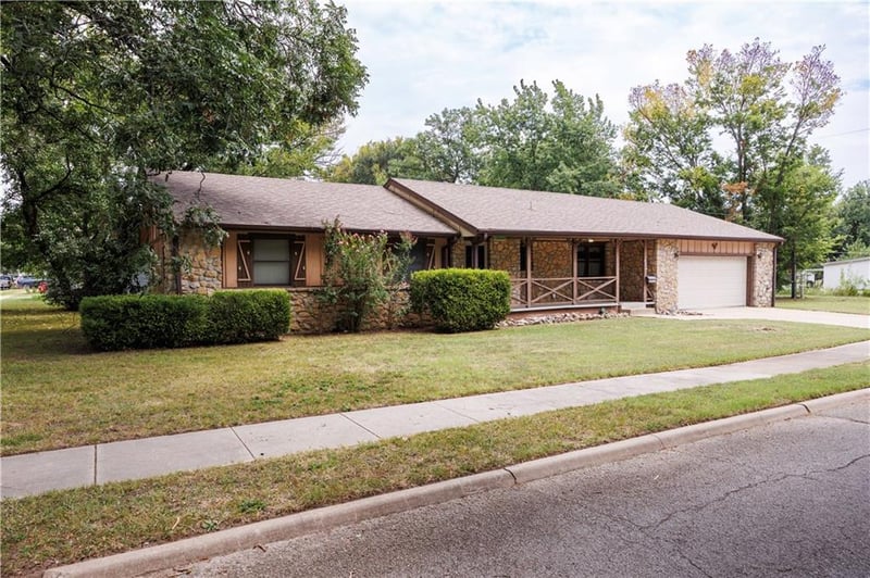 624 15th St, Independence, KS 67301