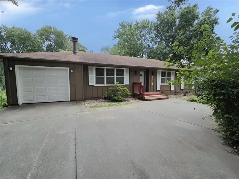 7301 89 St, Overland Park, KS 66212