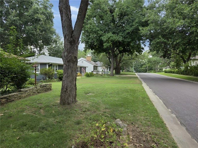 7301 89 St, Overland Park, KS 66212