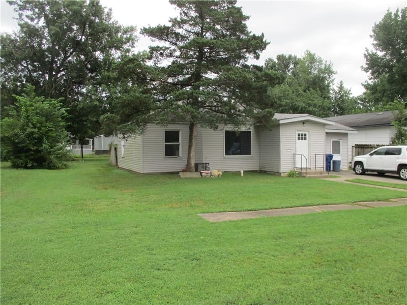 510 Vermont Ave, Columbus, KS 66725