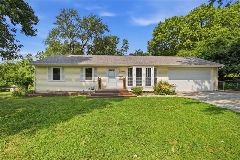 5728 Northern Ave, Raytown, MO 64133