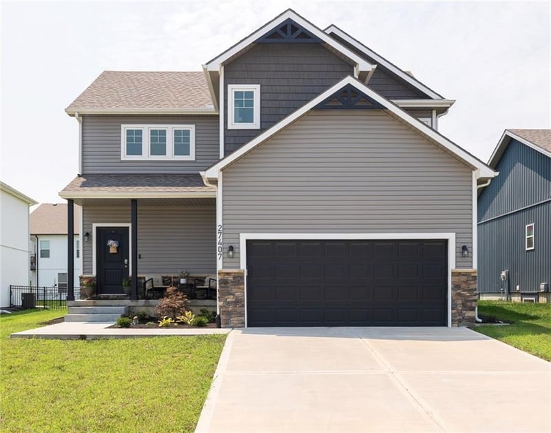 27407 E Sycamore St, Lee's Summit, MO 64086