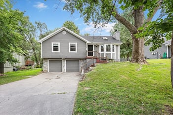 8209 NW 79th Ter, Kansas City, MO 64152