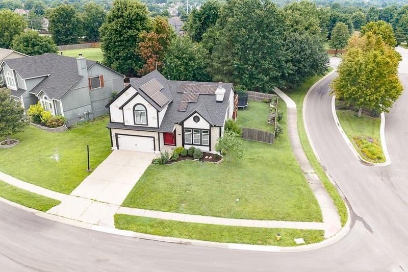 21206 55th Ter, Shawnee, KS 66218