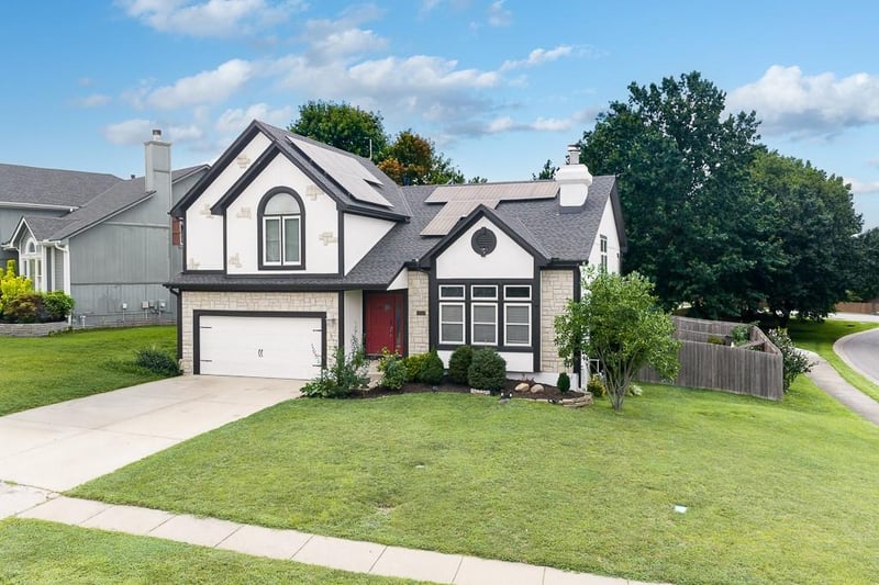 21206 55th Ter, Shawnee, KS 66218