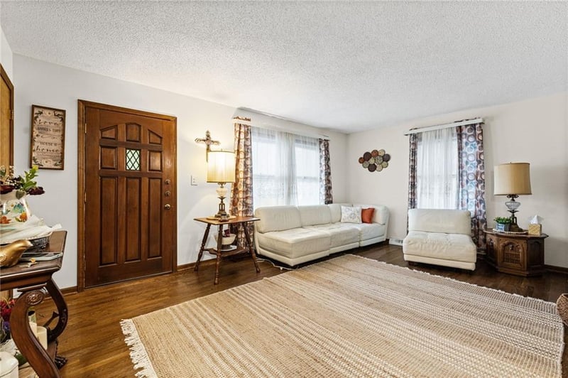 2507 Maple Ave, Leavenworth, KS 66048