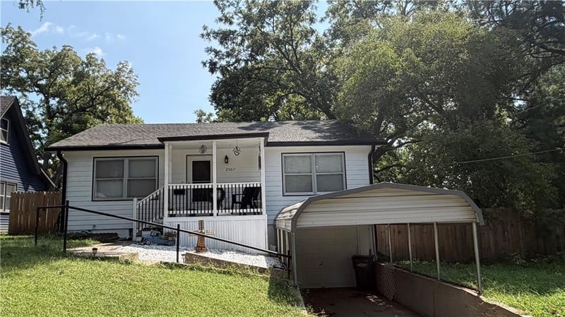 2507 Maple Ave, Leavenworth, KS 66048