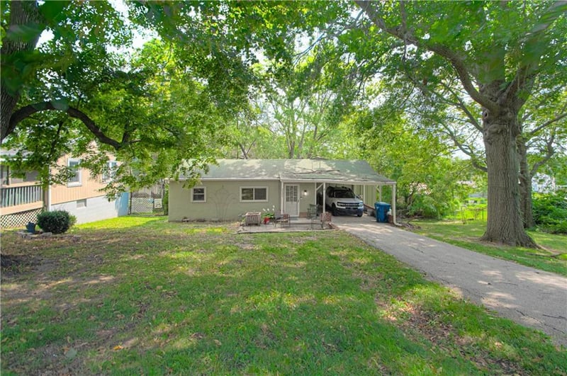 2231 North River Blvd, Sugar Creek, MO 64050