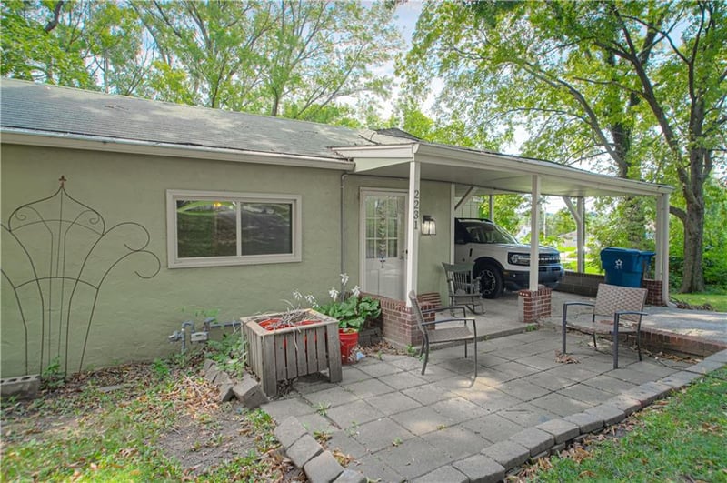 2231 North River Blvd, Sugar Creek, MO 64050