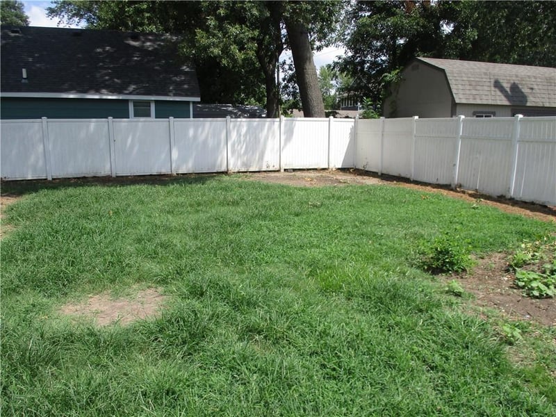 530 Pennsylvania Ave, Columbus, KS 66725