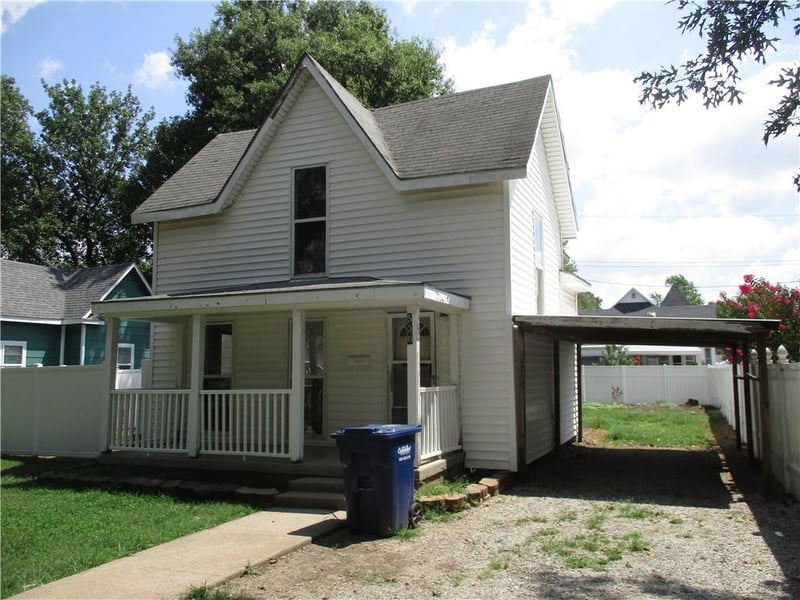 530 Pennsylvania Ave, Columbus, KS 66725