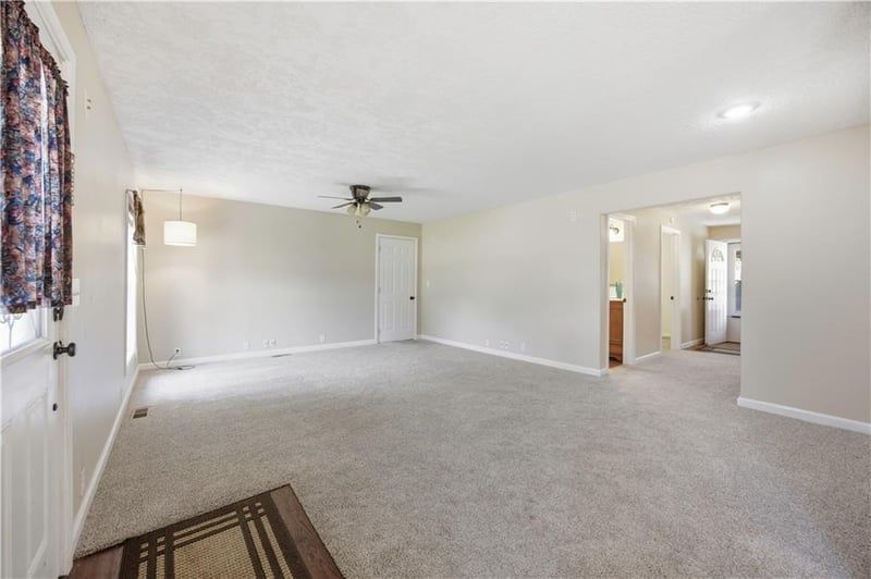 816 8th St, Neodesha, KS 66757