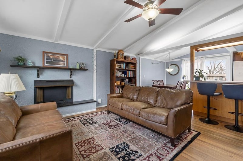 5613 Euclid Ave, Gladstone, MO 64118
