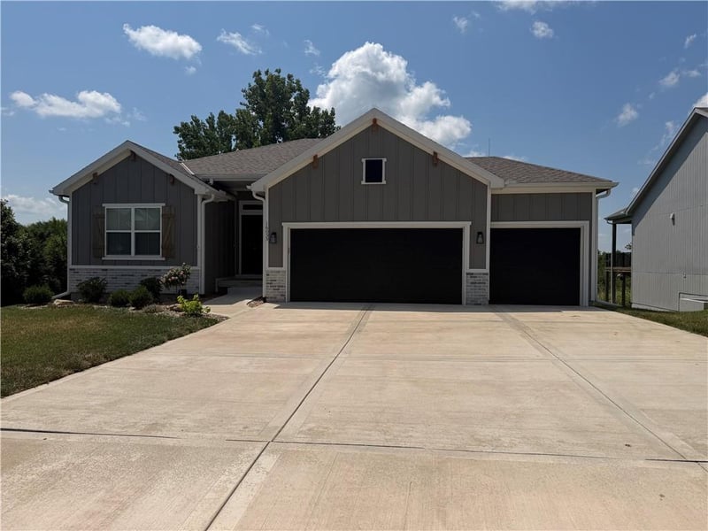 16055 123rd St, Platte City, MO 64079