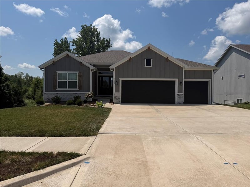 16055 123rd St, Platte City, MO 64079