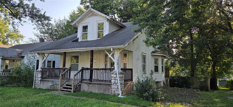 121 N Ash Ave, Independence, MO 64053