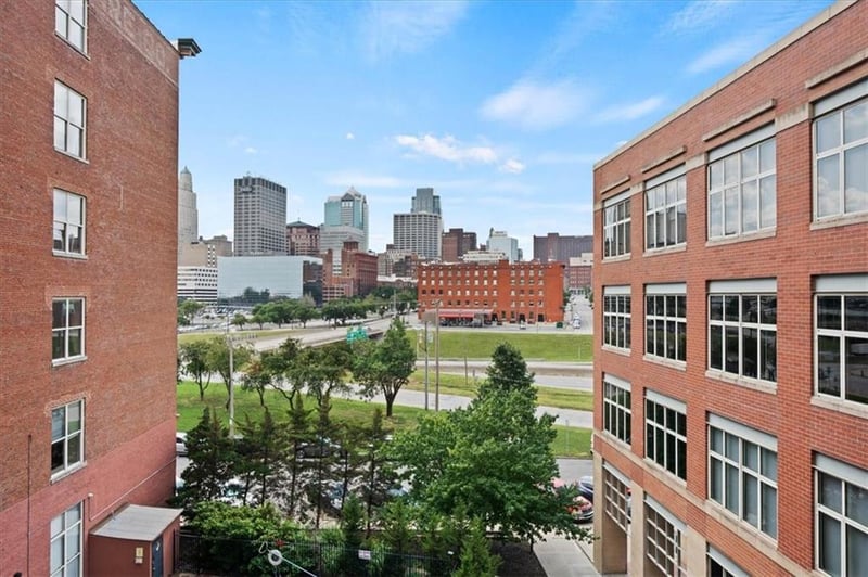 210 W 5th St #101, Kansas City, MO 64105