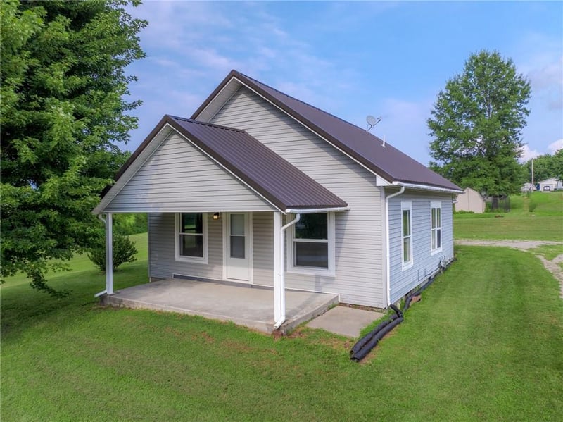 304 4th St, Pattonsburg, MO 64670