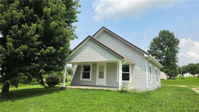 304 4th St, Pattonsburg, MO 64670