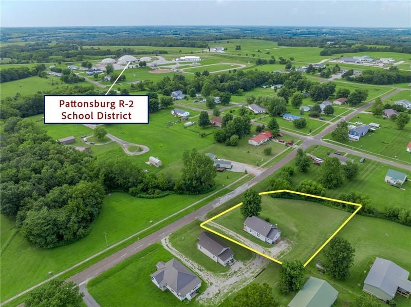 304 4th St, Pattonsburg, MO 64670
