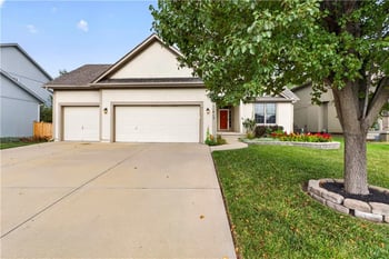11013 Northridge Dr, Kansas City, KS 66109